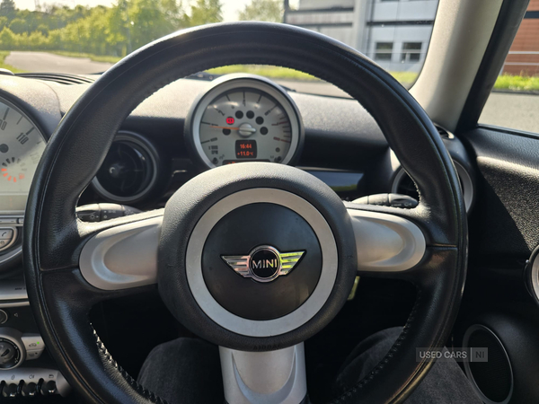 MINI Hatch in Down