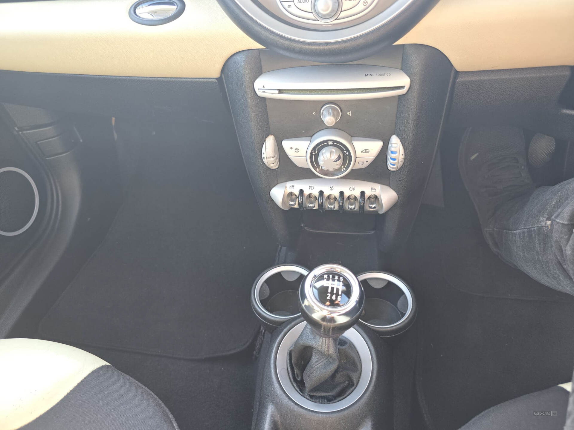 MINI Hatch in Down
