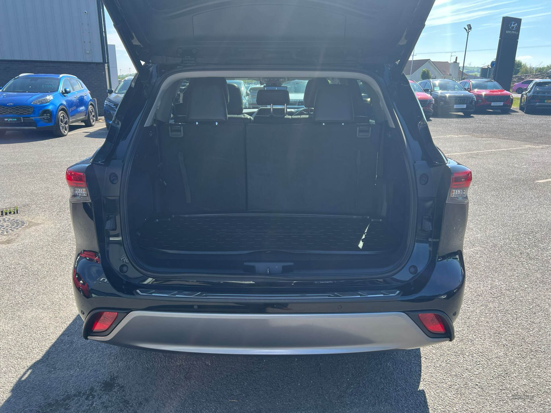 May 2022 Toyota Highlander 2.5 VVT-i Hybrid Excel Premium 5dr CVT