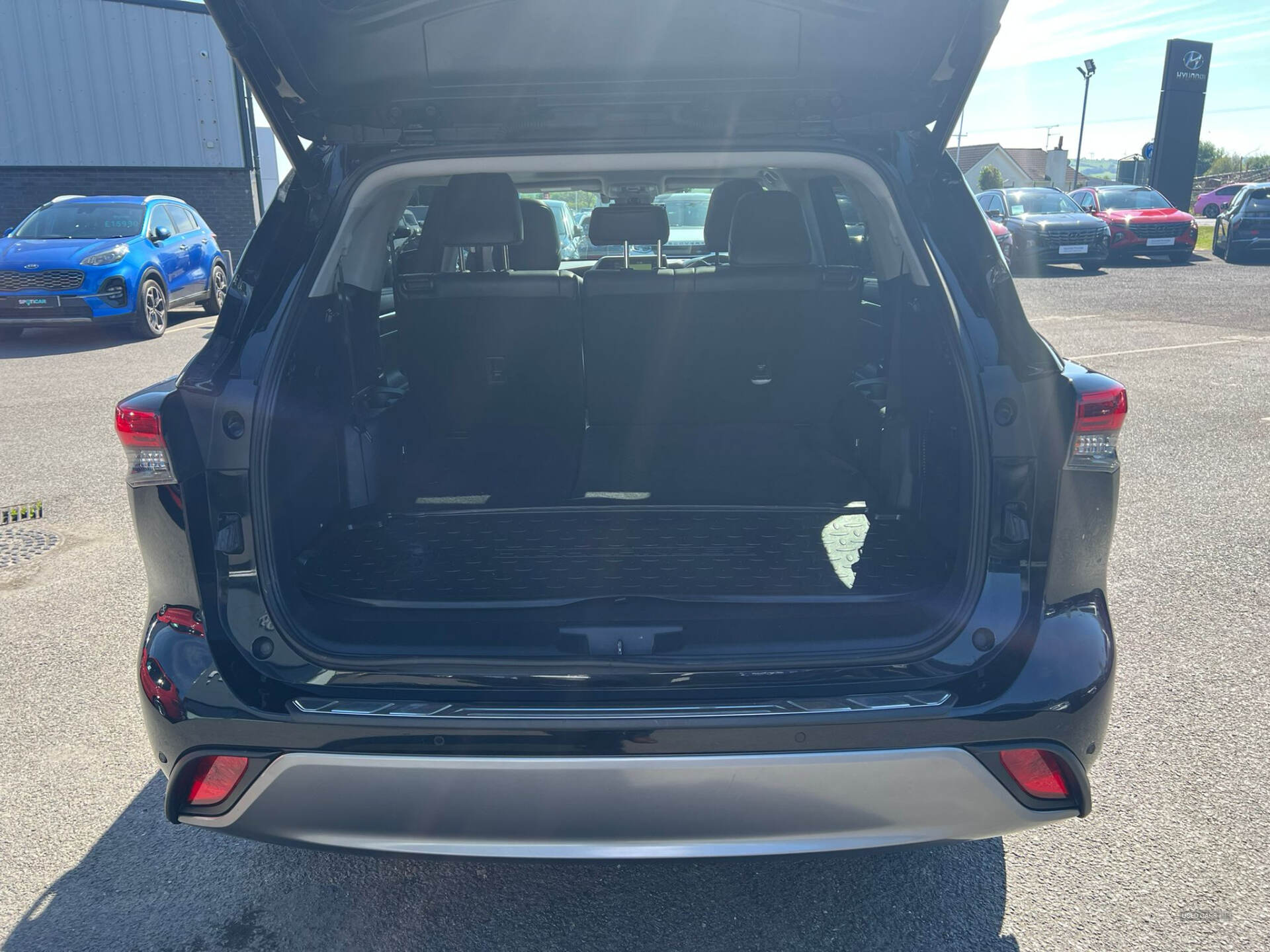 May 2022 Toyota Highlander 2.5 VVT-i Hybrid Excel Premium 5dr CVT