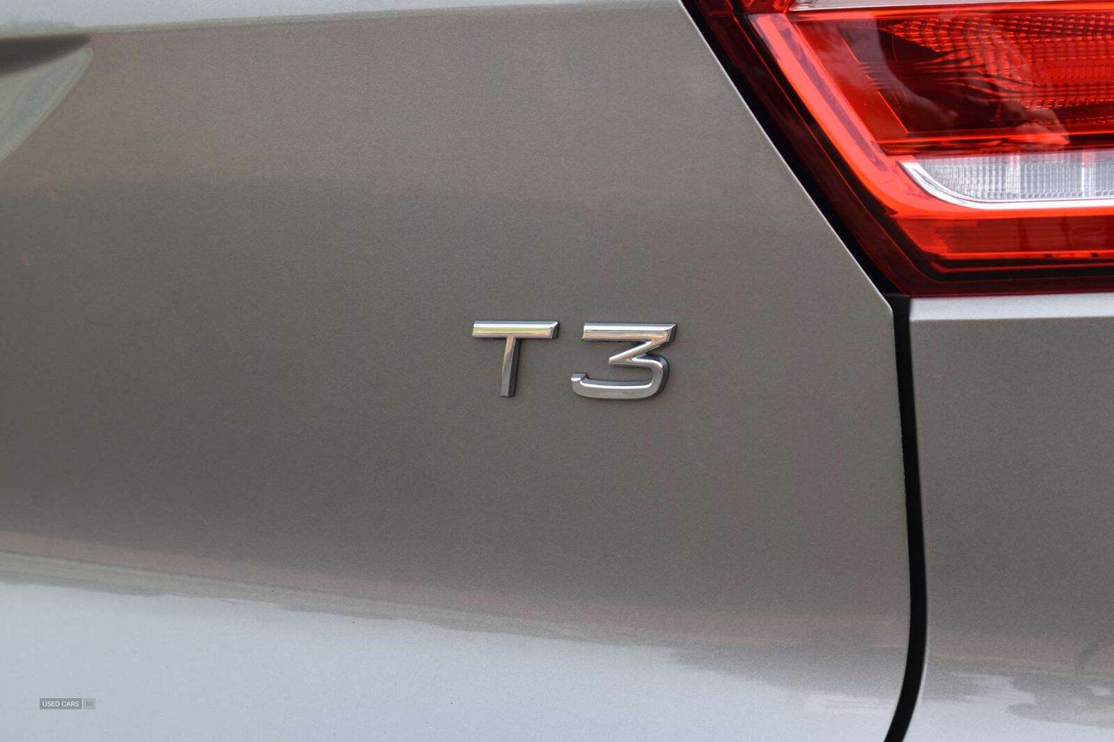 Apr 2022 Volvo XC40 1.5 T3 [163] Momentum 5dr