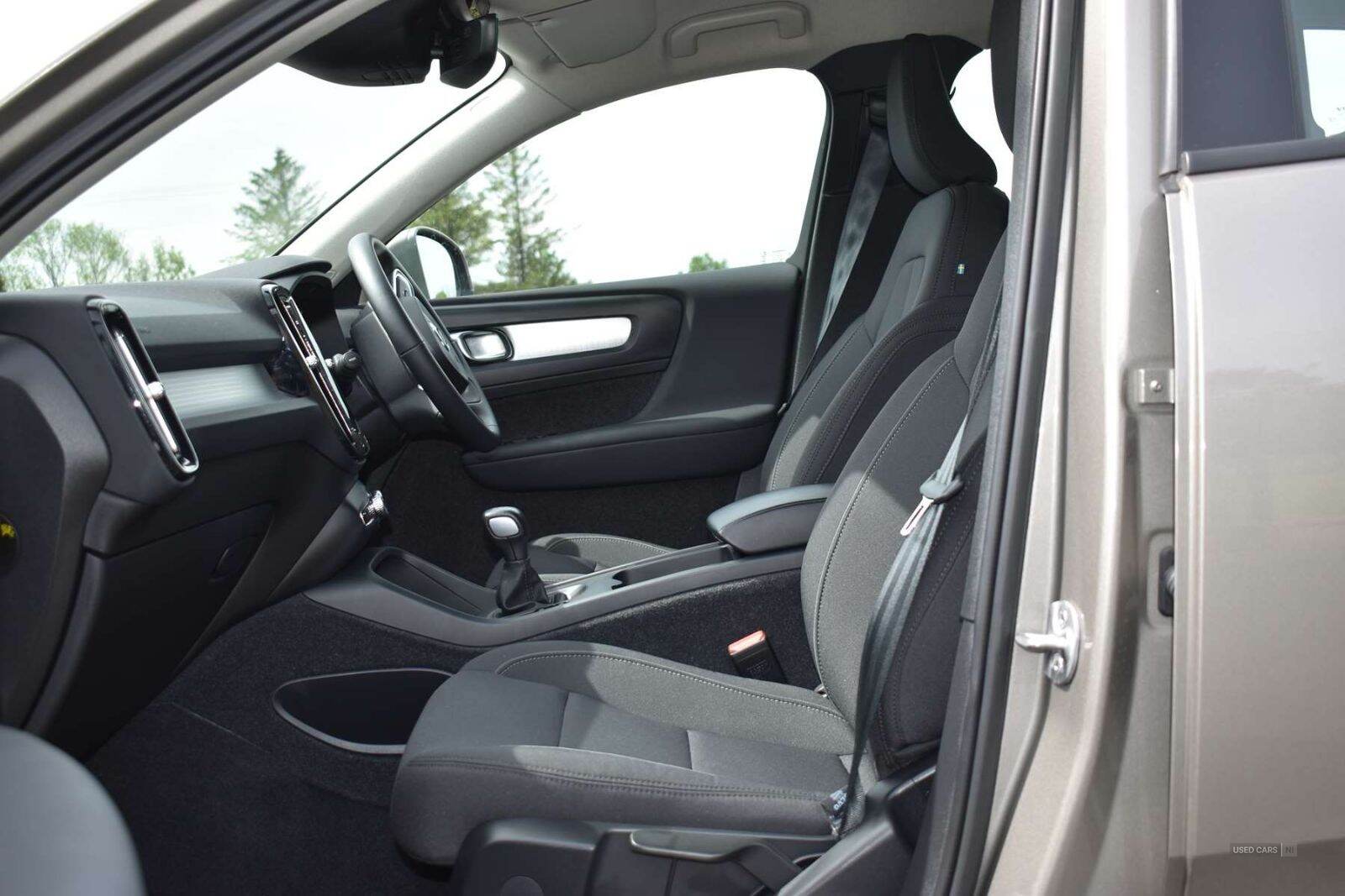 Apr 2022 Volvo XC40 1.5 T3 [163] Momentum 5dr