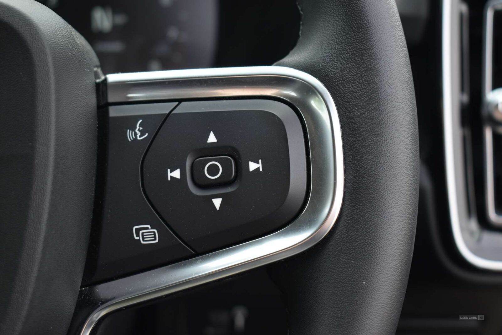Apr 2022 Volvo XC40 1.5 T3 [163] Momentum 5dr