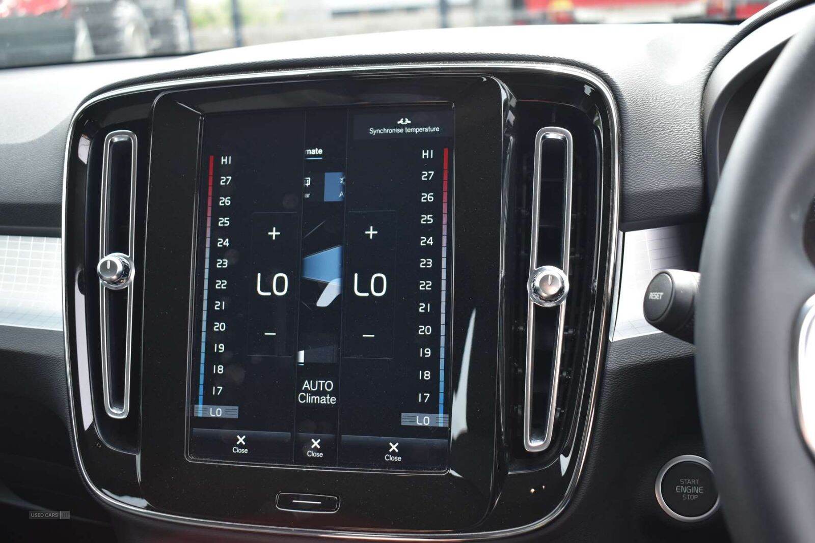 Apr 2022 Volvo XC40 1.5 T3 [163] Momentum 5dr