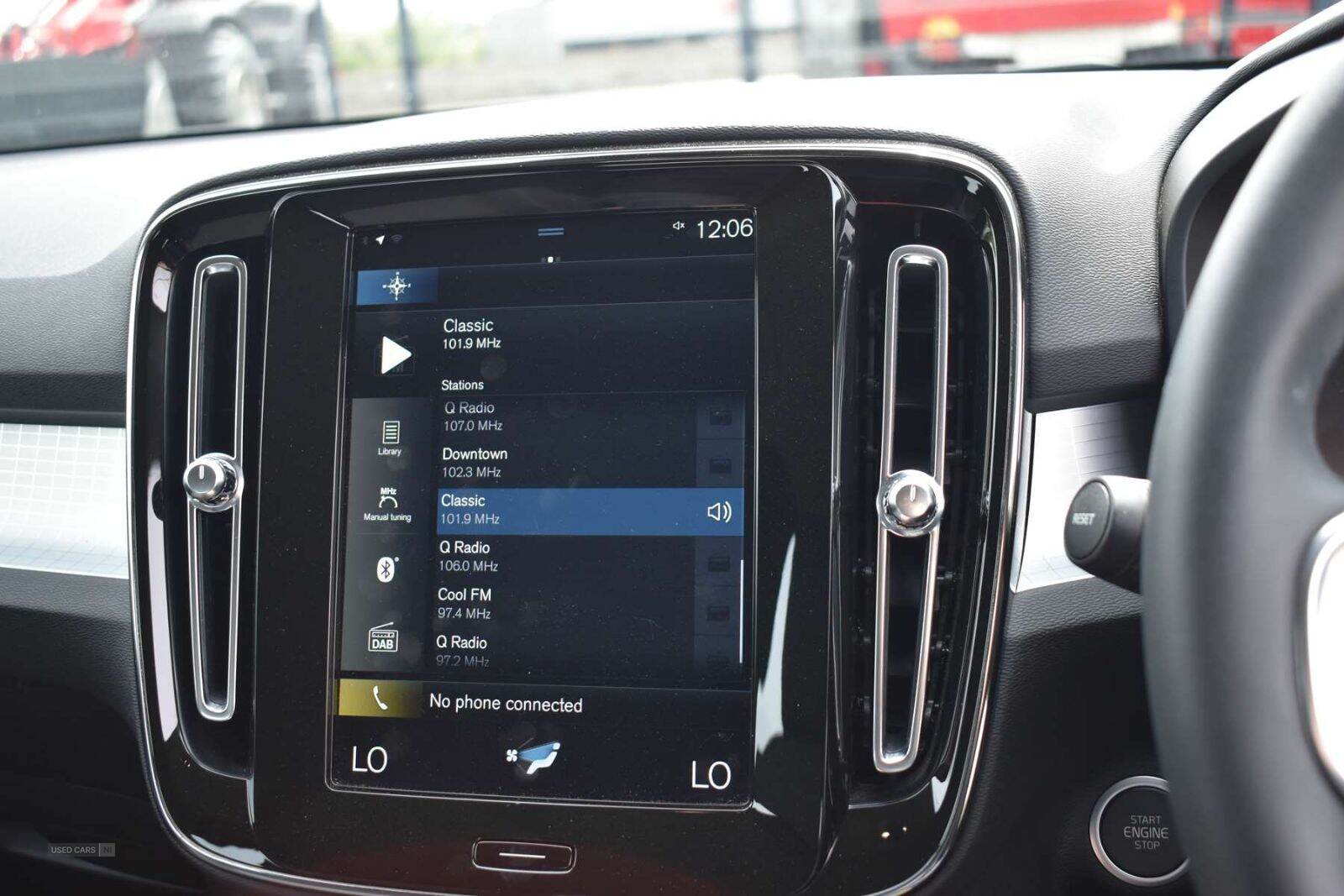 Apr 2022 Volvo XC40 1.5 T3 [163] Momentum 5dr