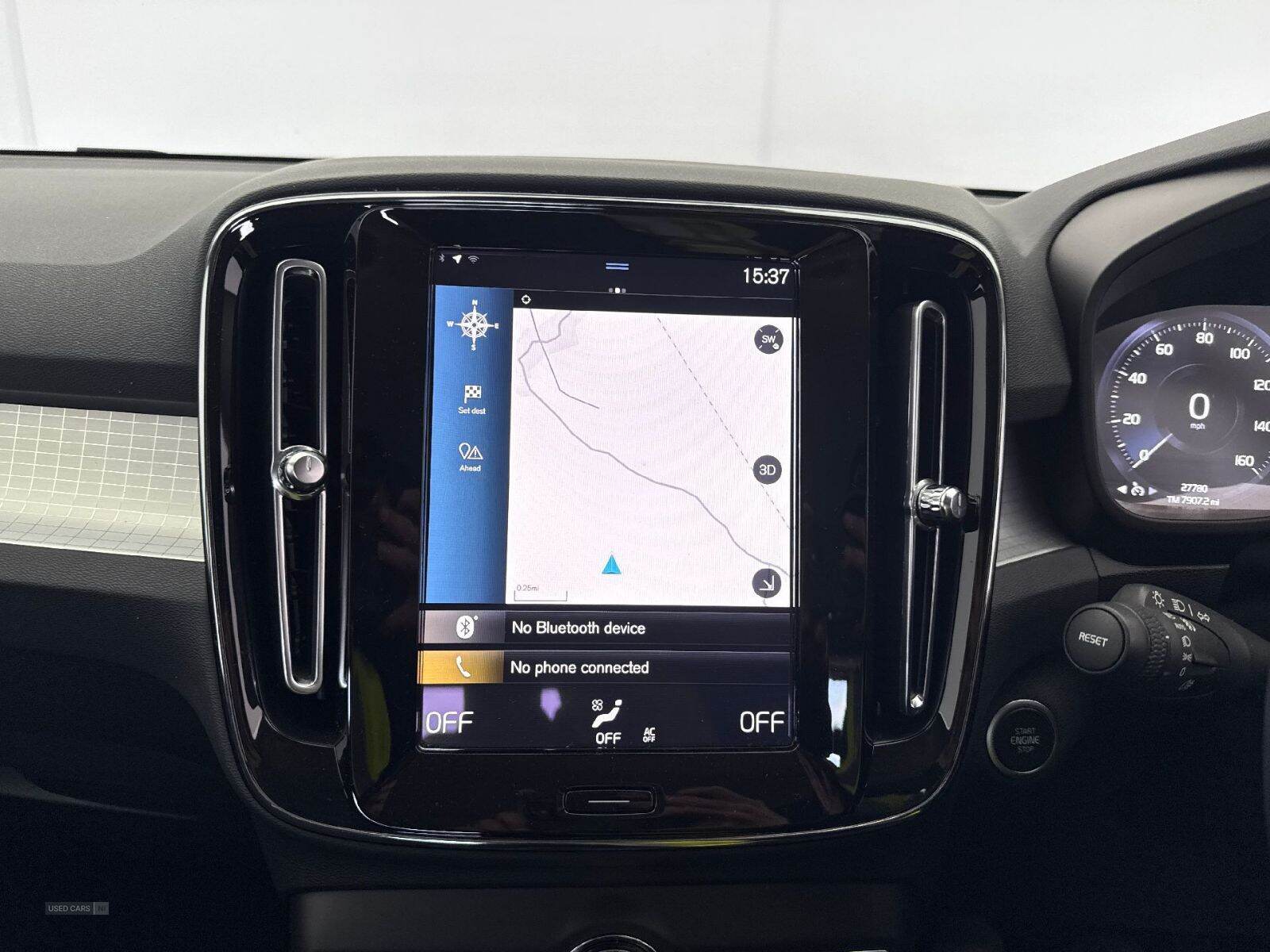 Apr 2022 Volvo XC40 1.5 T3 [163] Momentum 5dr