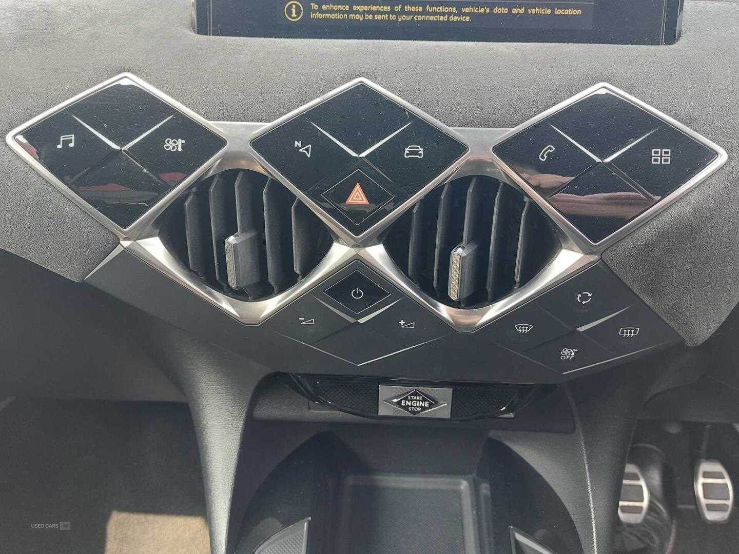 Jun 2019 DS DS3 C-BACK 1.2 PureTech Performance Line 5dr