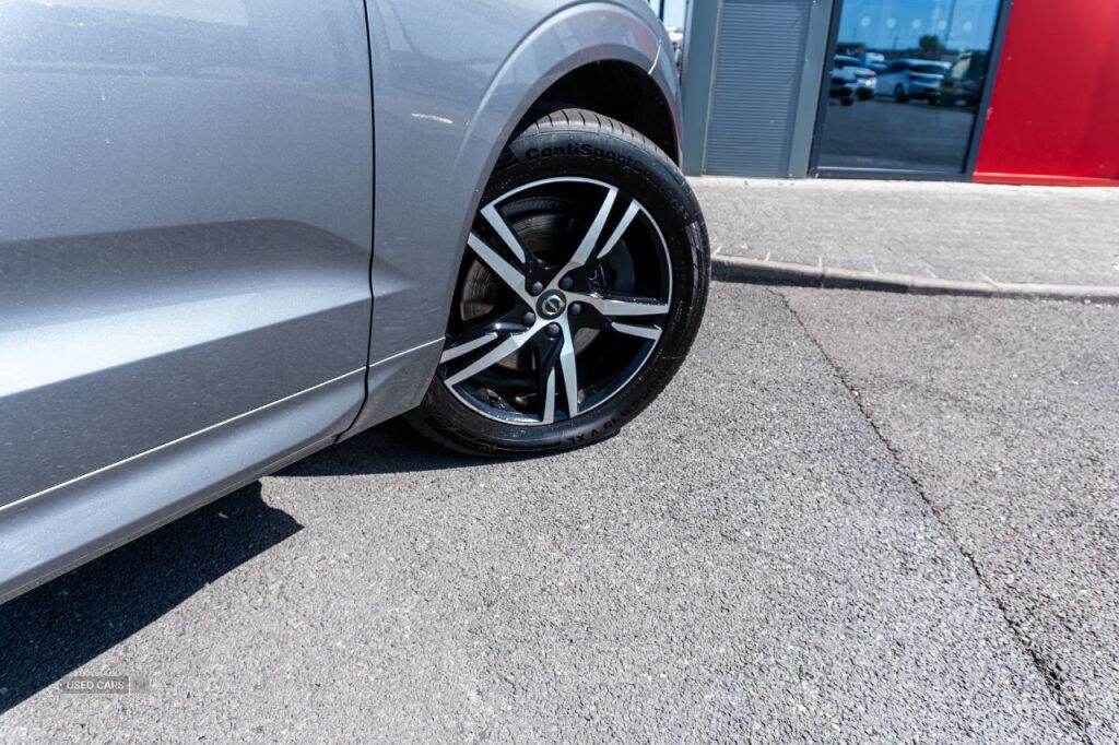 Apr 2021 Volvo XC60 2.0 B5D R DESIGN 5dr AWD Geartronic