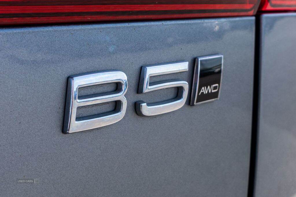 Apr 2021 Volvo XC60 2.0 B5D R DESIGN 5dr AWD Geartronic