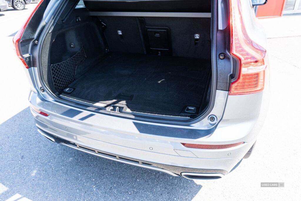 Apr 2021 Volvo XC60 2.0 B5D R DESIGN 5dr AWD Geartronic