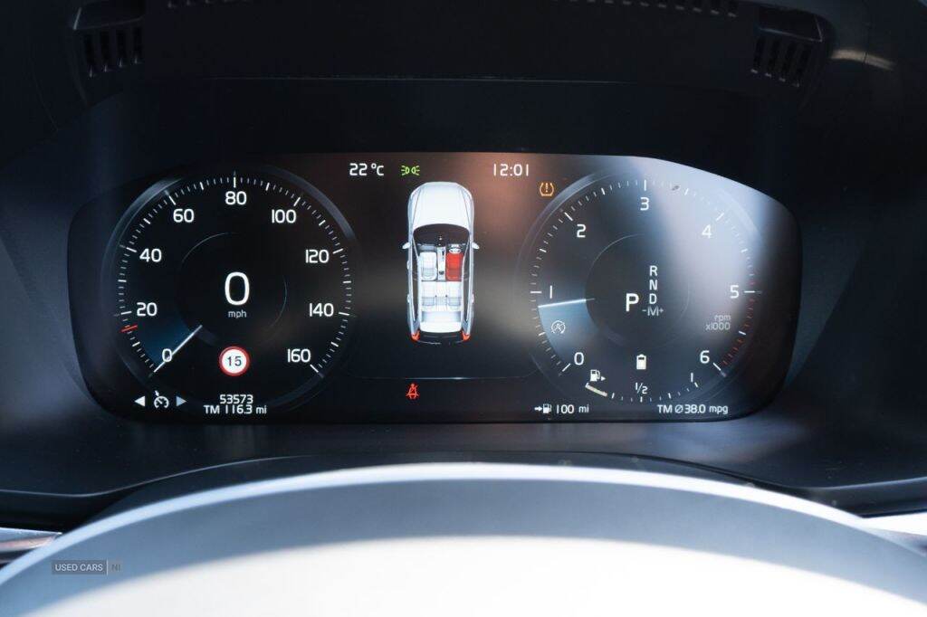 Apr 2021 Volvo XC60 2.0 B5D R DESIGN 5dr AWD Geartronic