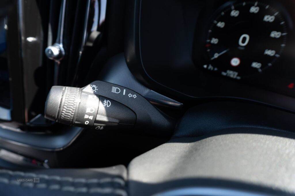 Apr 2021 Volvo XC60 2.0 B5D R DESIGN 5dr AWD Geartronic