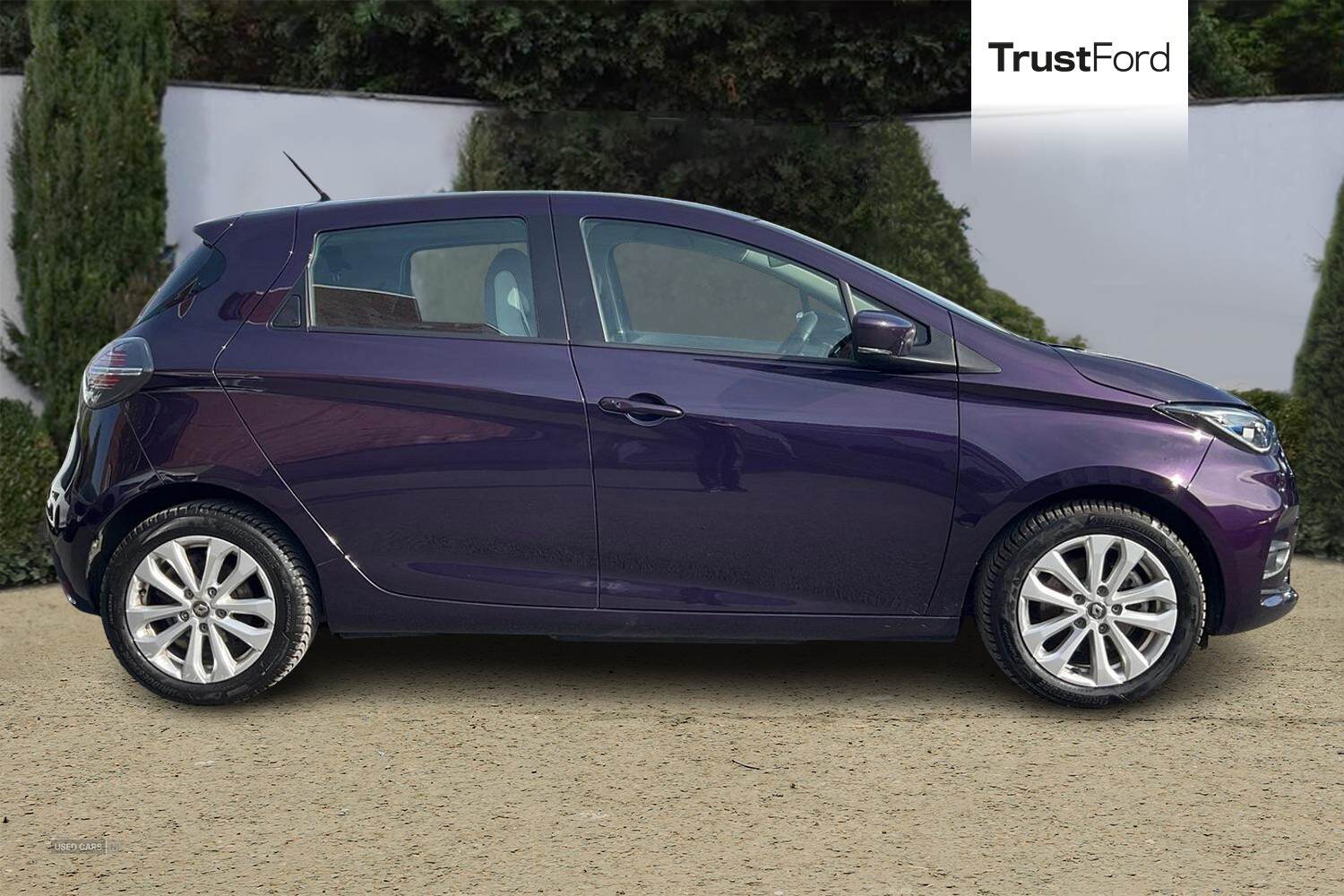 Feb 2022 Renault Zoe 100kW Iconic R135 50kWh Rapid Charge 5dr Auto