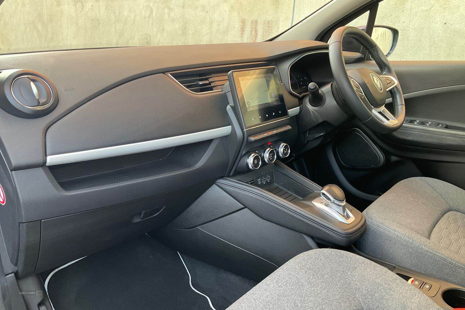 Feb 2022 Renault Zoe 100kW Iconic R135 50kWh Rapid Charge 5dr Auto