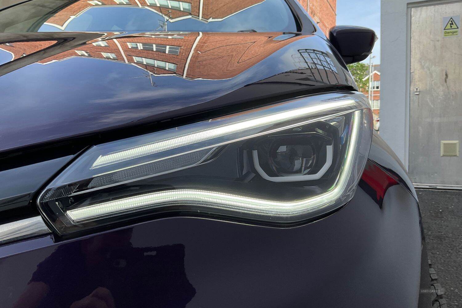 Feb 2022 Renault Zoe 100kW Iconic R135 50kWh Rapid Charge 5dr Auto