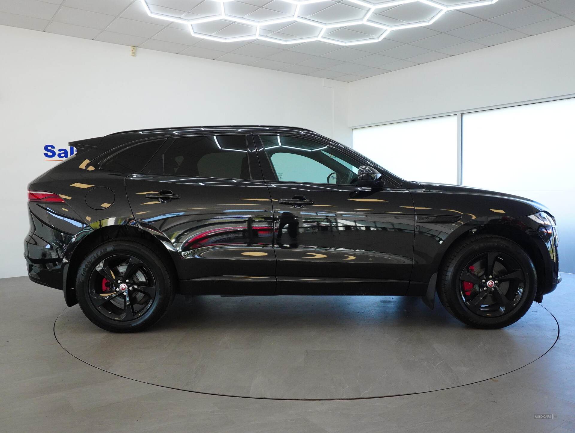 Jan 2023 Jaguar F-Pace 2.0 P400e R-Dynamic Black 5dr Auto AWD