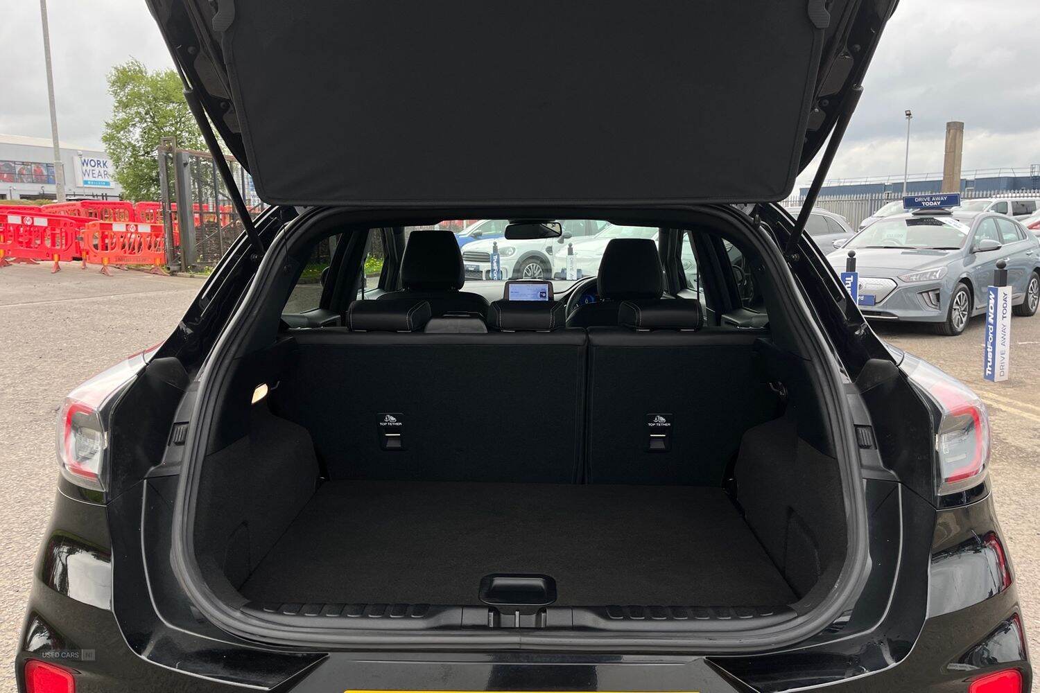 Feb 2023 Ford Puma 1.0 EcoBoost Hybrid mHEV ST-Line Vignale 5dr