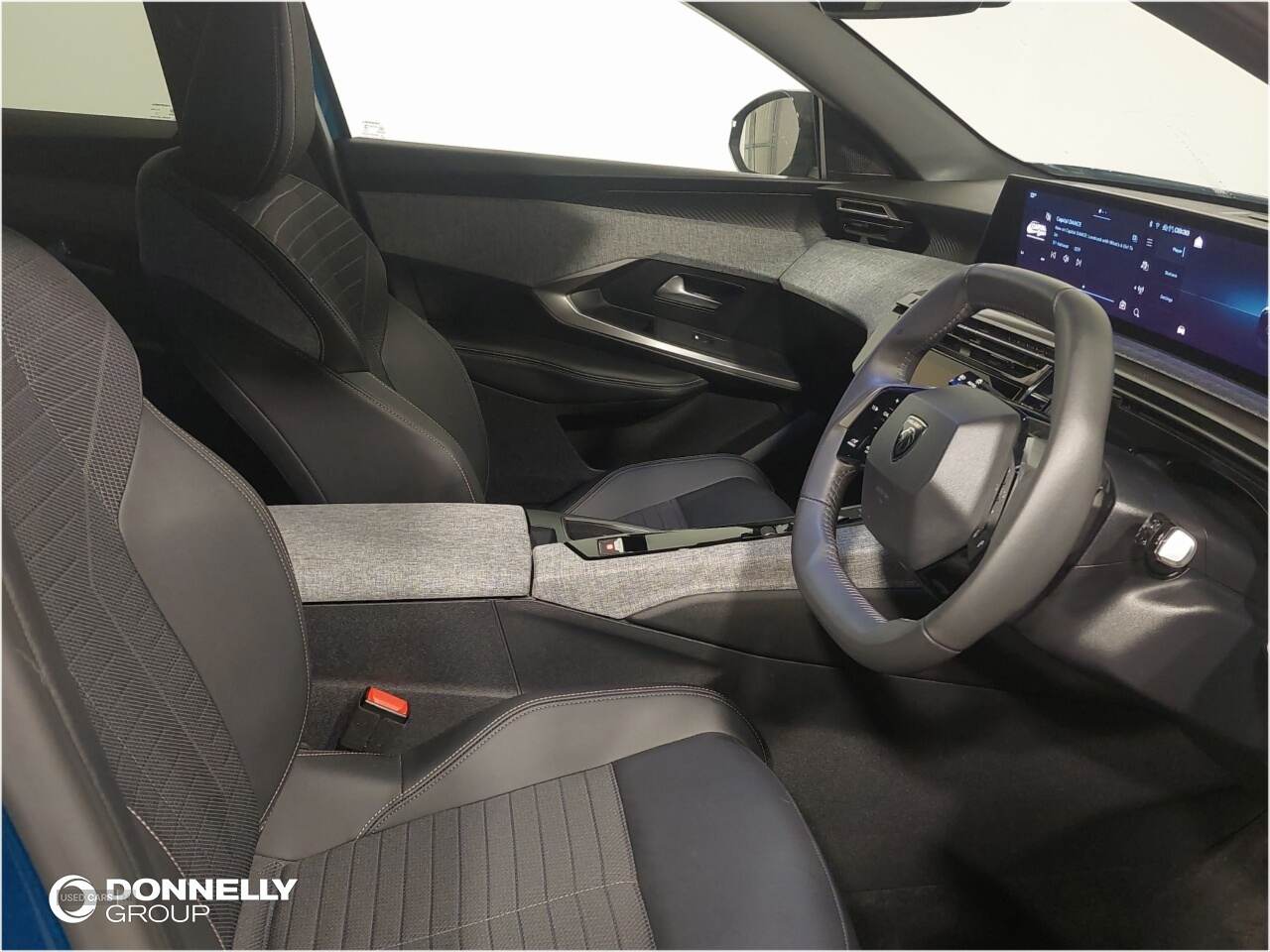 Aug 2024 Peugeot 3008 1.2 Hybrid 136 Allure 5dr e-DSC6