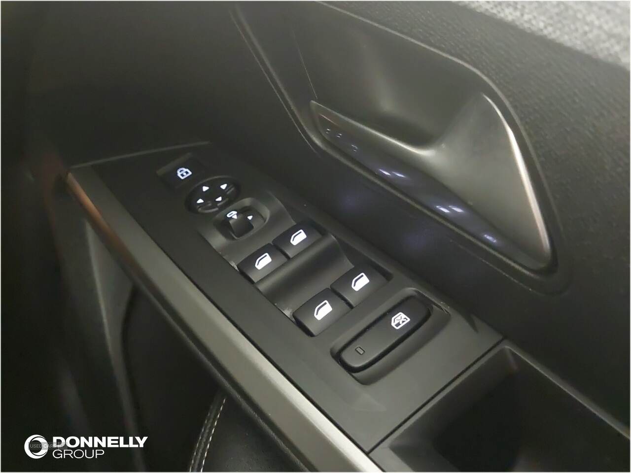 Aug 2024 Peugeot 3008 1.2 Hybrid 136 Allure 5dr e-DSC6