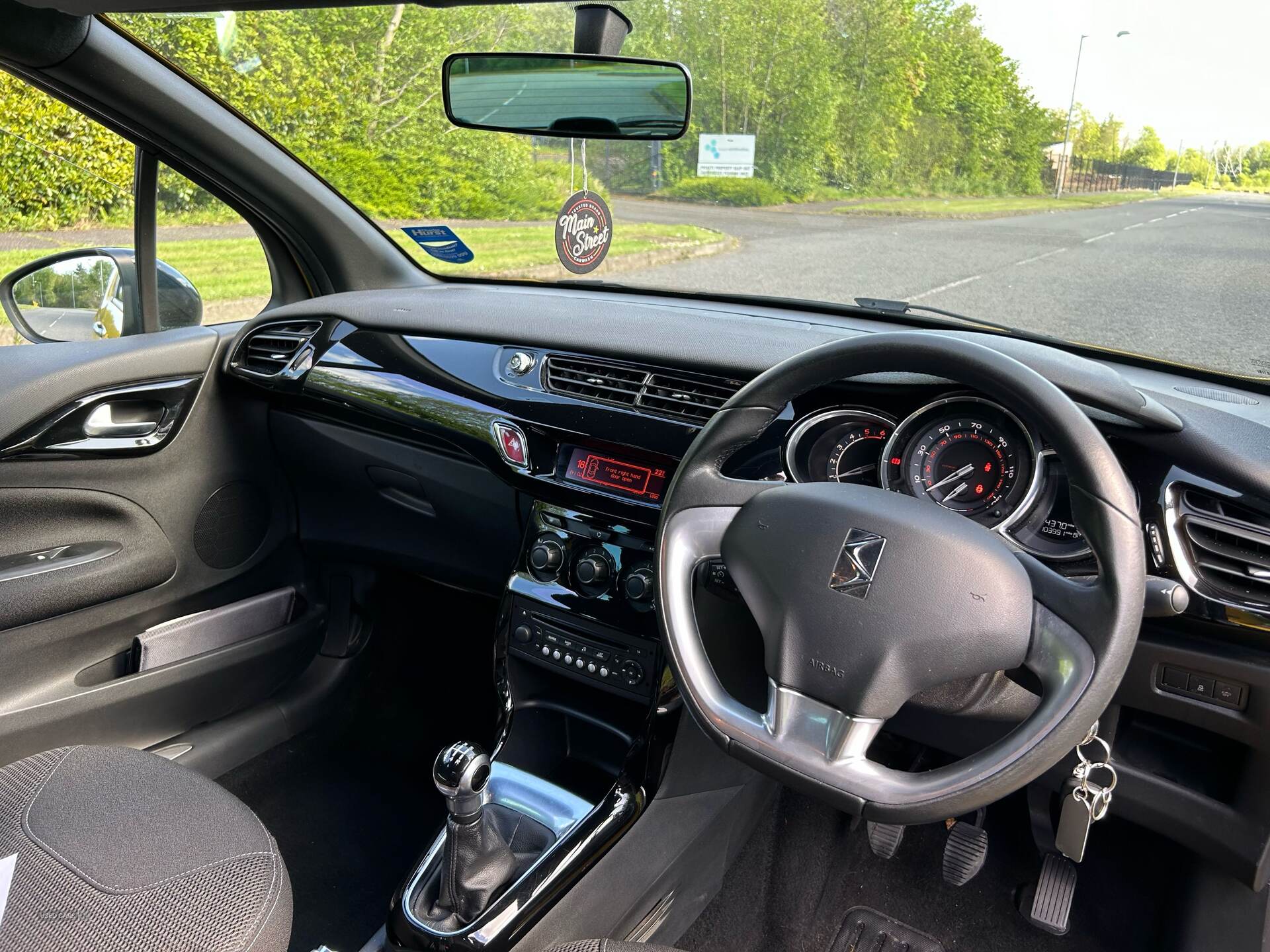 Jun 2014 Citroen DS3 1.6 e-HDi Airdream DStyle 3dr [91g/km]