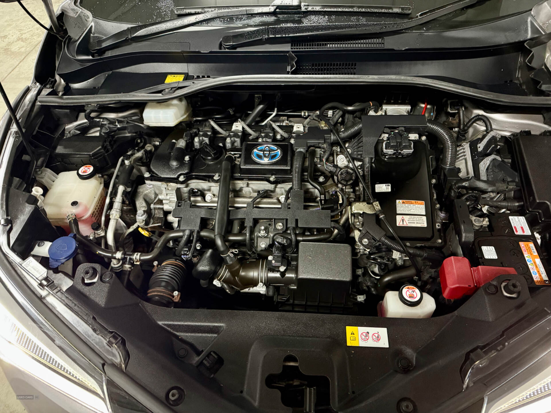 May 2017 Toyota C-HR 1.8 Hybrid Dynamic 5dr CVT