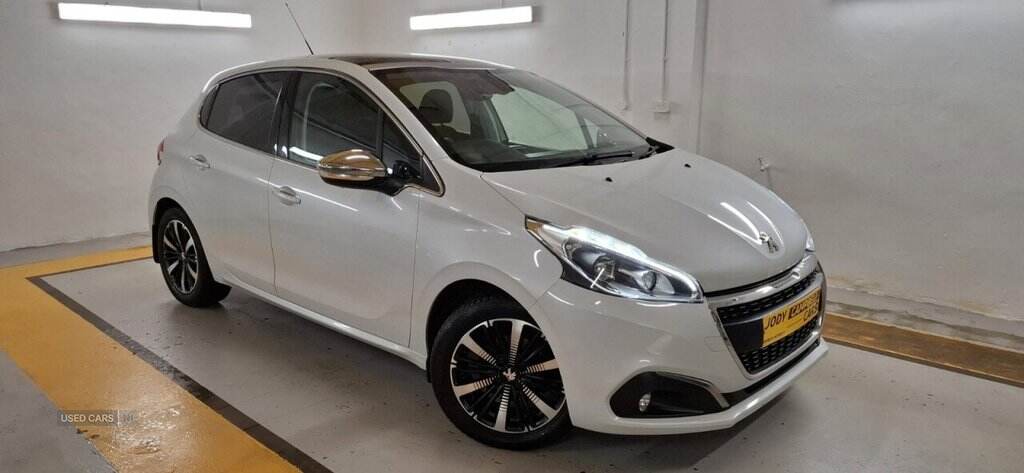 Jun 2018 Peugeot 208 1.2 PureTech Allure Premium 5dr