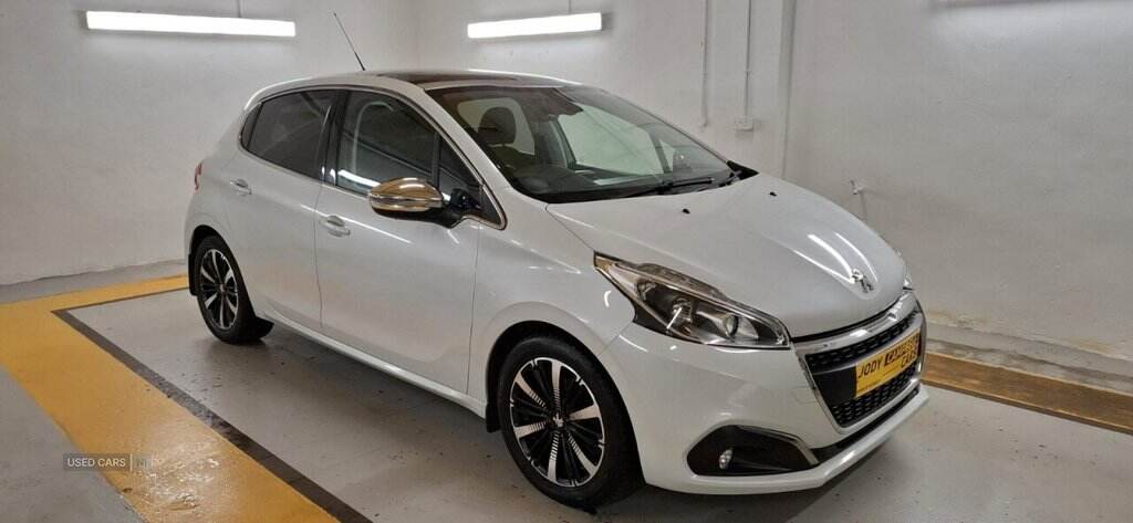 Jun 2018 Peugeot 208 1.2 PureTech Allure Premium 5dr