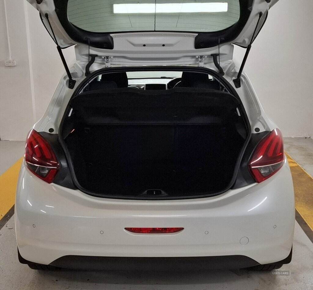Jun 2018 Peugeot 208 1.2 PureTech Allure Premium 5dr