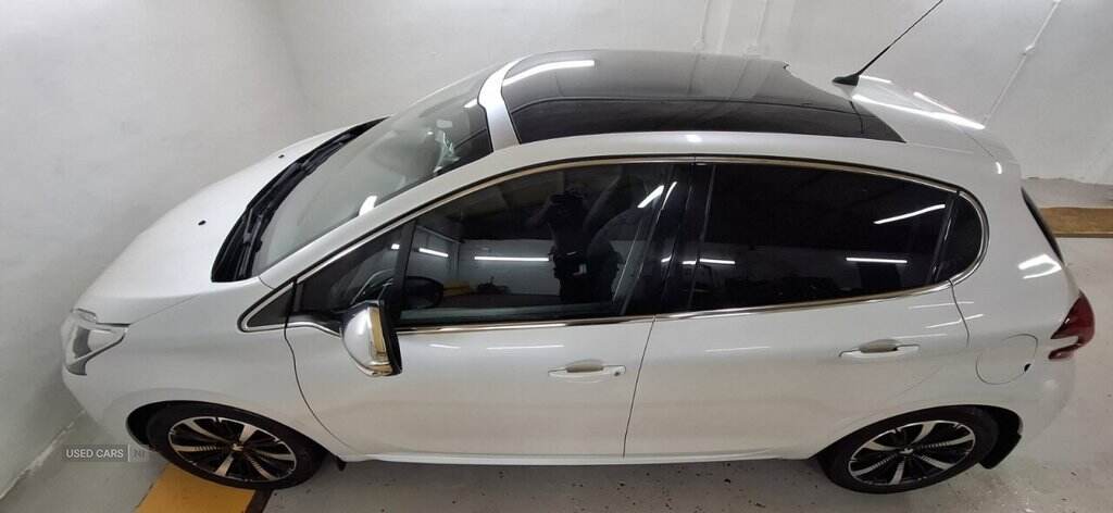 Jun 2018 Peugeot 208 1.2 PureTech Allure Premium 5dr