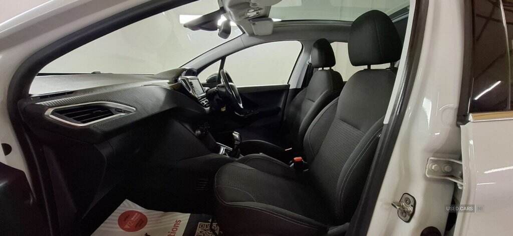 Jun 2018 Peugeot 208 1.2 PureTech Allure Premium 5dr