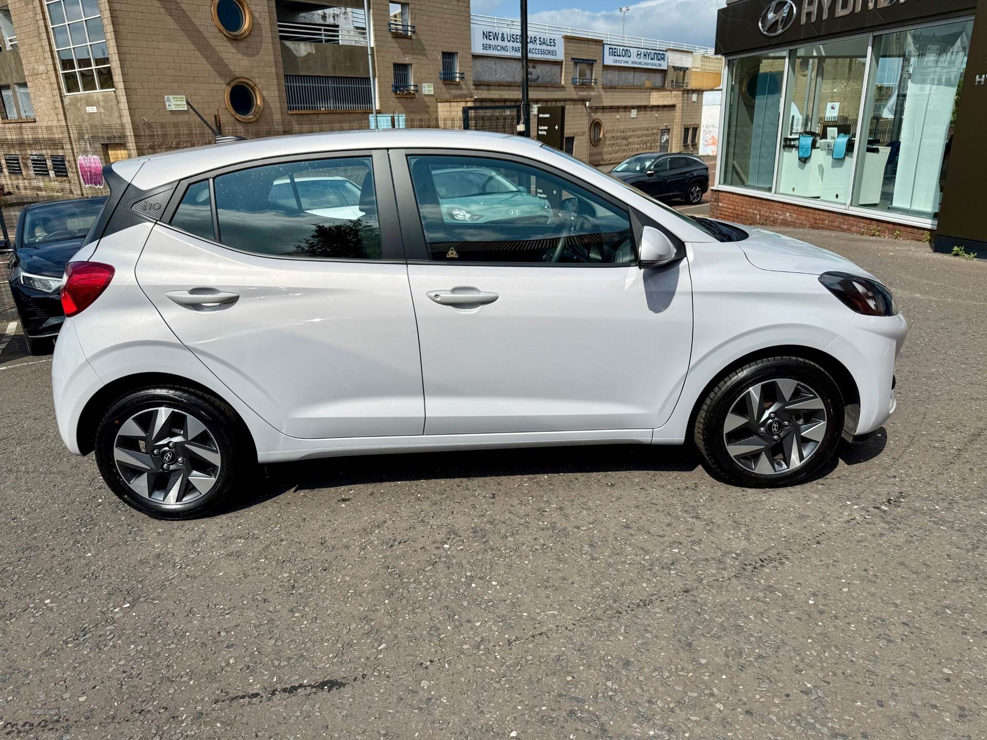 Hyundai i10 HATCHBACK in Down