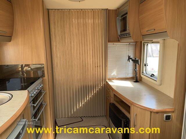  2007 Swift Challenger 540/4, Fixed End Bed 4 Berth