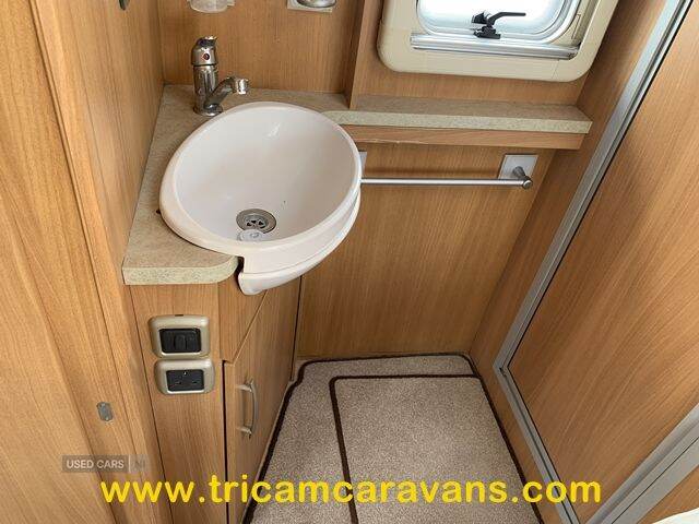  2007 Swift Challenger 540/4, Fixed End Bed 4 Berth