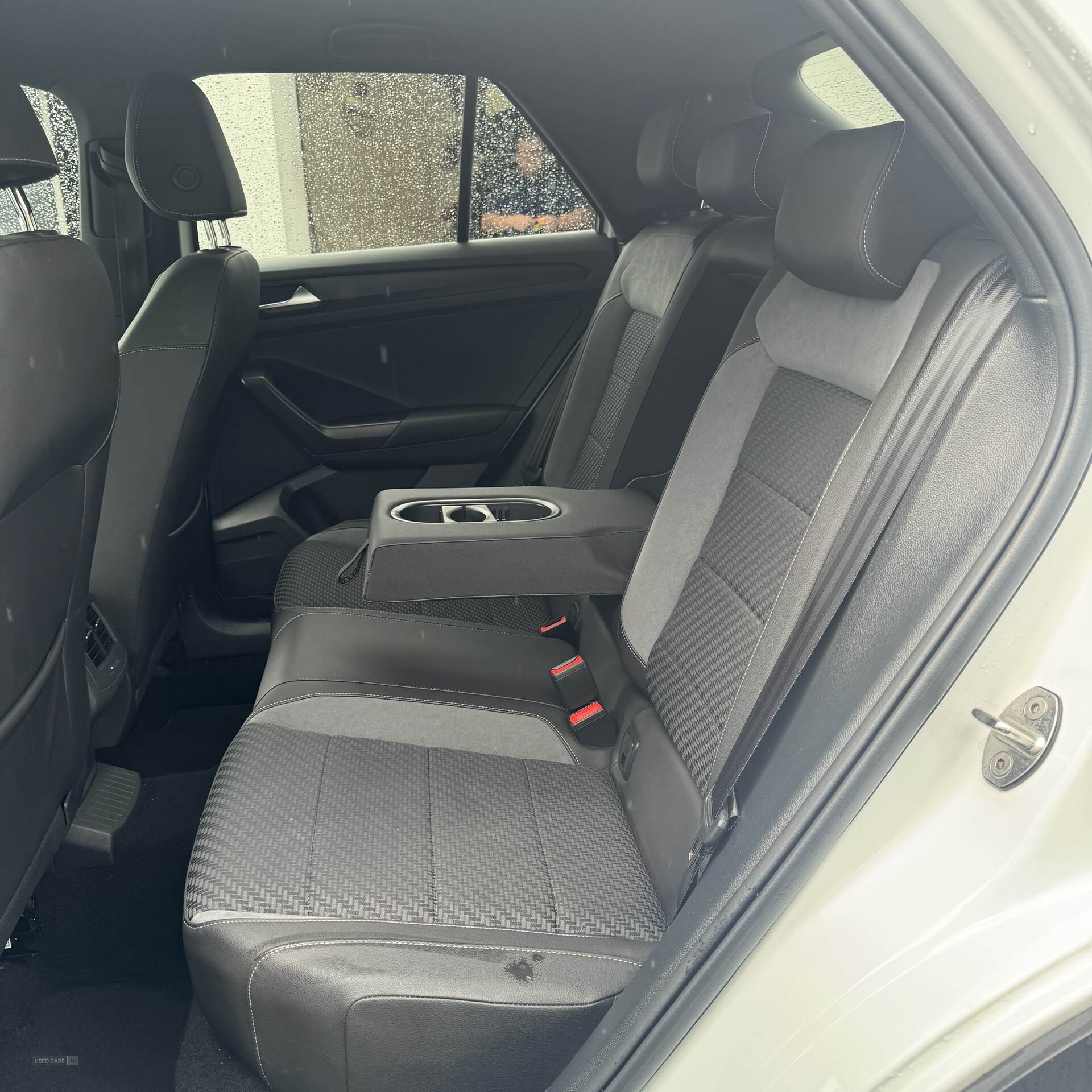 Volkswagen T-Roc HATCHBACK in Down
