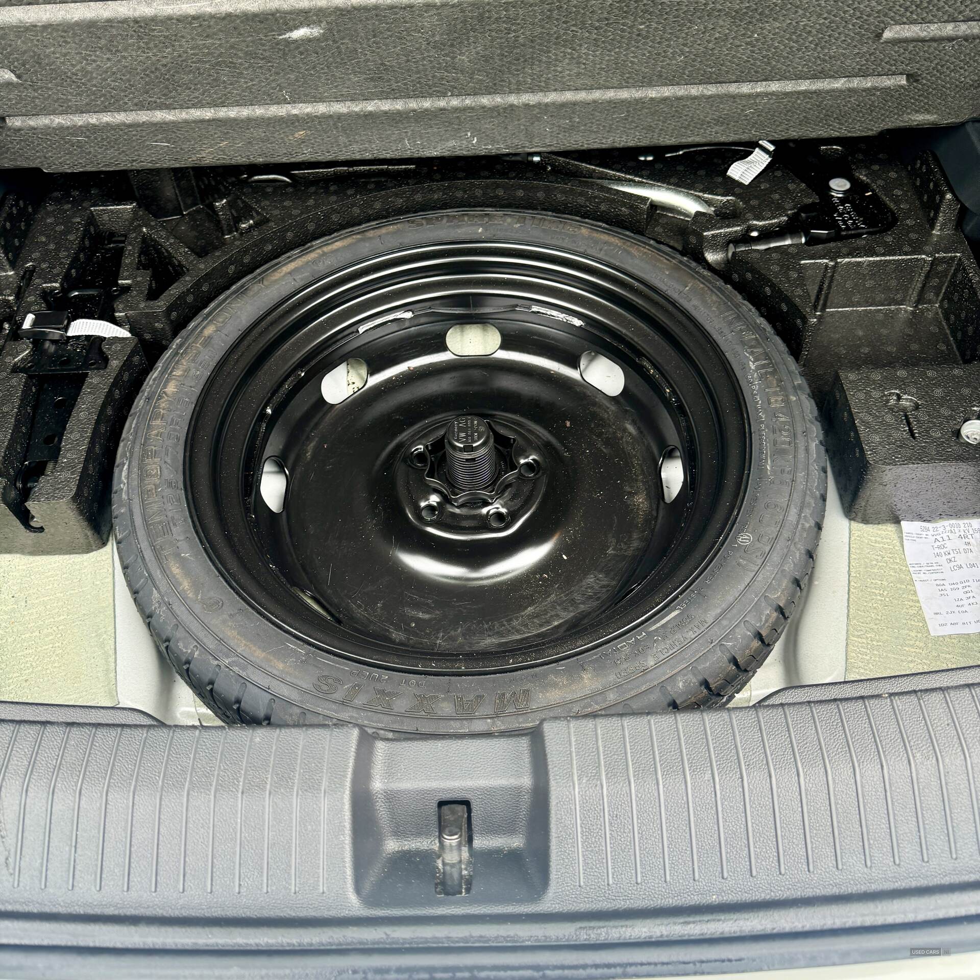 Volkswagen T-Roc HATCHBACK in Down