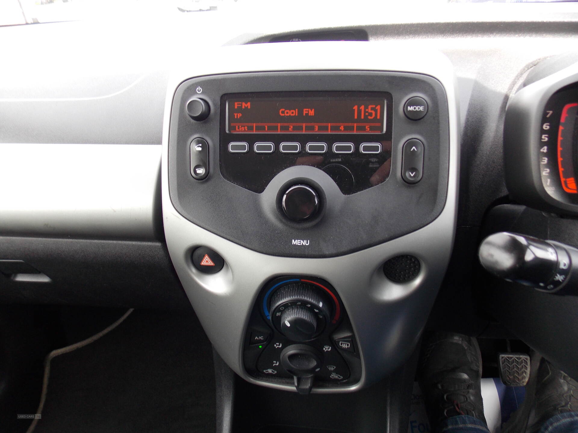 Nov 2014 Toyota Aygo 1.0 VVT-i X-Play 5dr