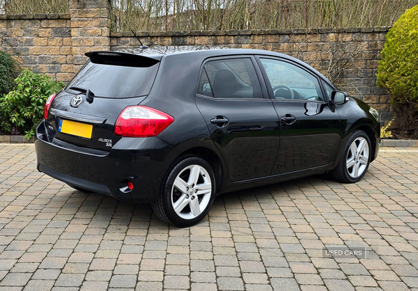 Toyota Auris HATCHBACK in Armagh