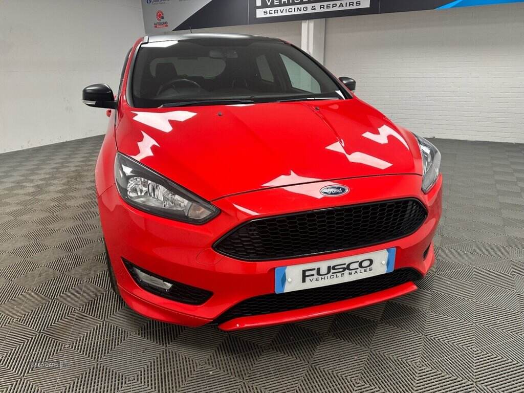 Feb 2018 Ford Focus 1.0 EcoBoost 140 ST-Line Navigation 5dr