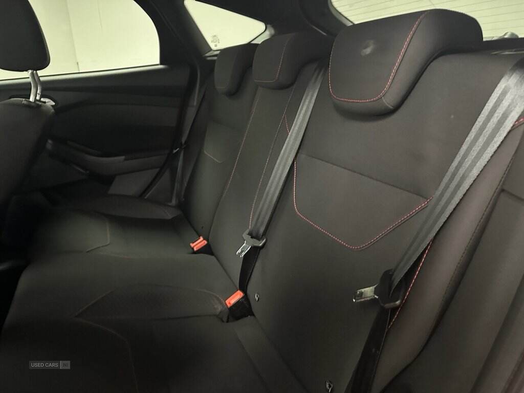 Feb 2018 Ford Focus 1.0 EcoBoost 140 ST-Line Navigation 5dr