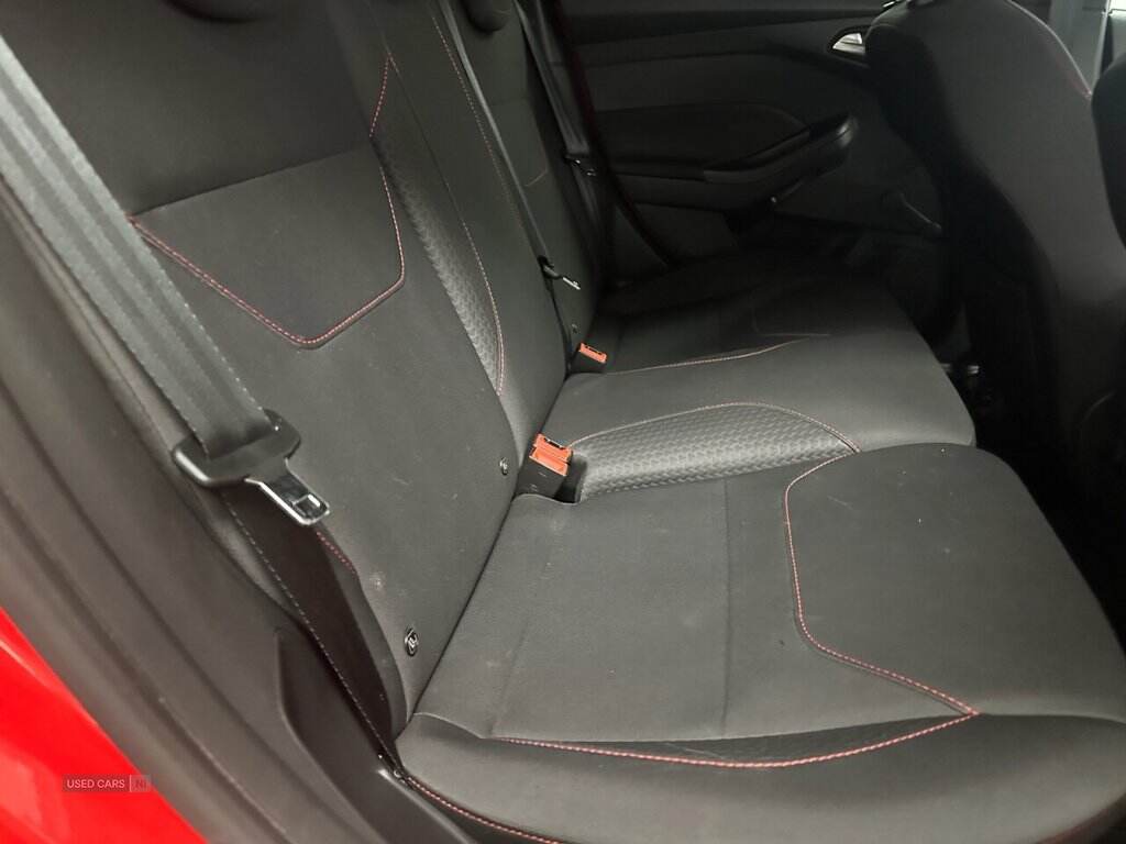 Feb 2018 Ford Focus 1.0 EcoBoost 140 ST-Line Navigation 5dr