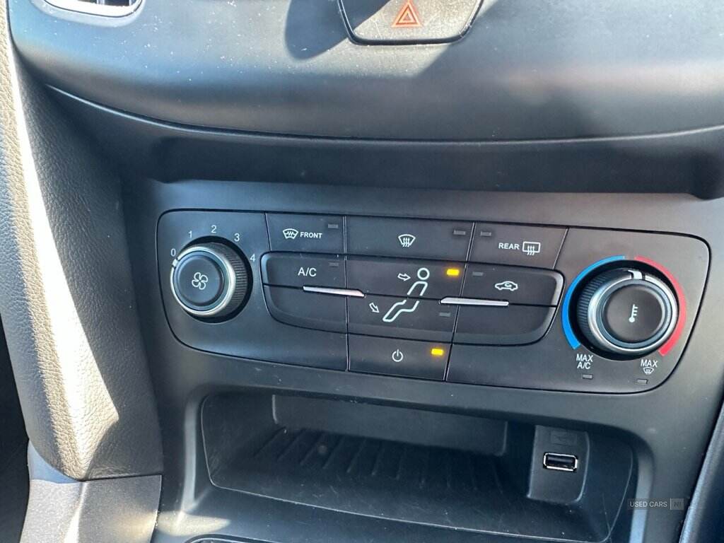 Feb 2018 Ford Focus 1.0 EcoBoost 140 ST-Line Navigation 5dr
