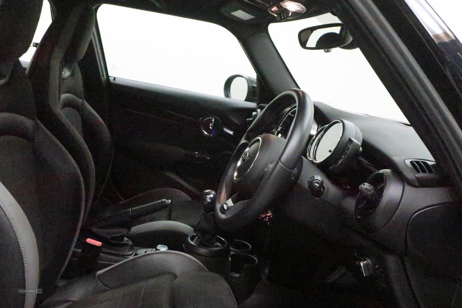 Mar 2022 MINI HATCHBACK 1.5 Cooper Sport 5dr