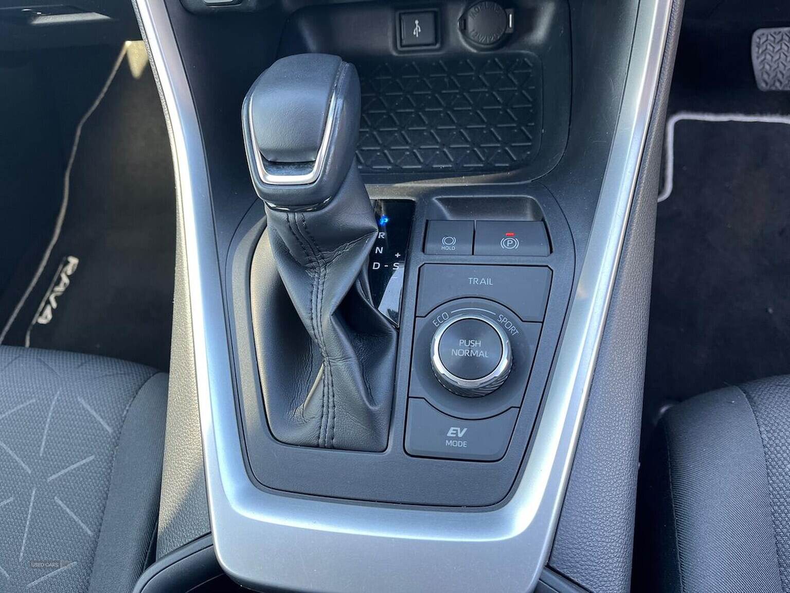 Jan 2022 Toyota RAV4 2.5 Vvt-I Hybrid Design 5Dr Cvt