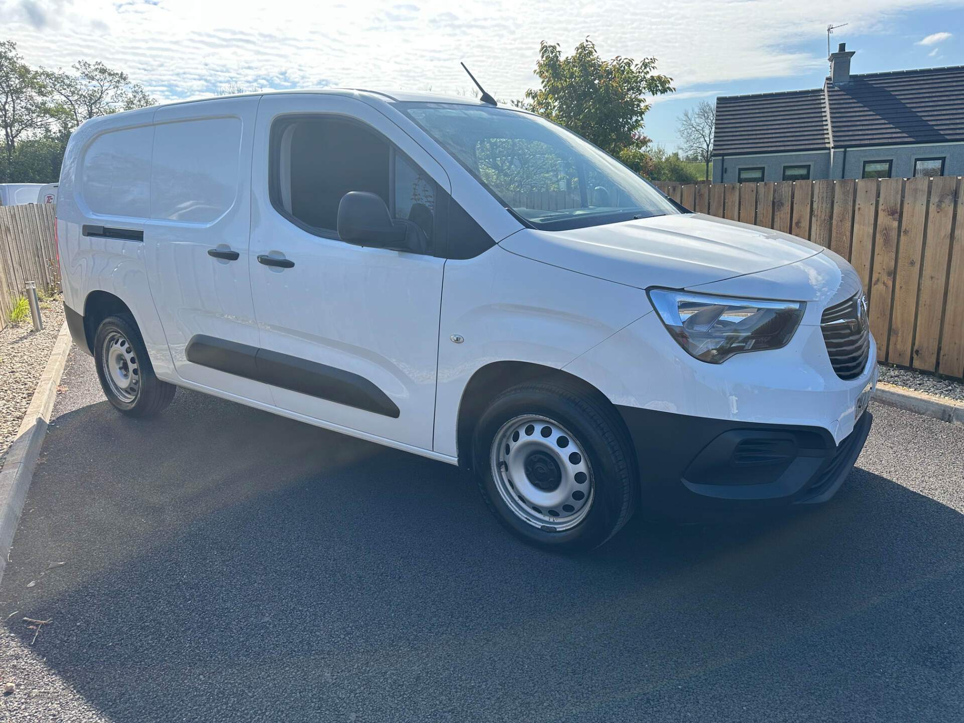 May 2021 Vauxhall Combo 2300 1.5 Turbo D 100ps H1 Dynamic Van