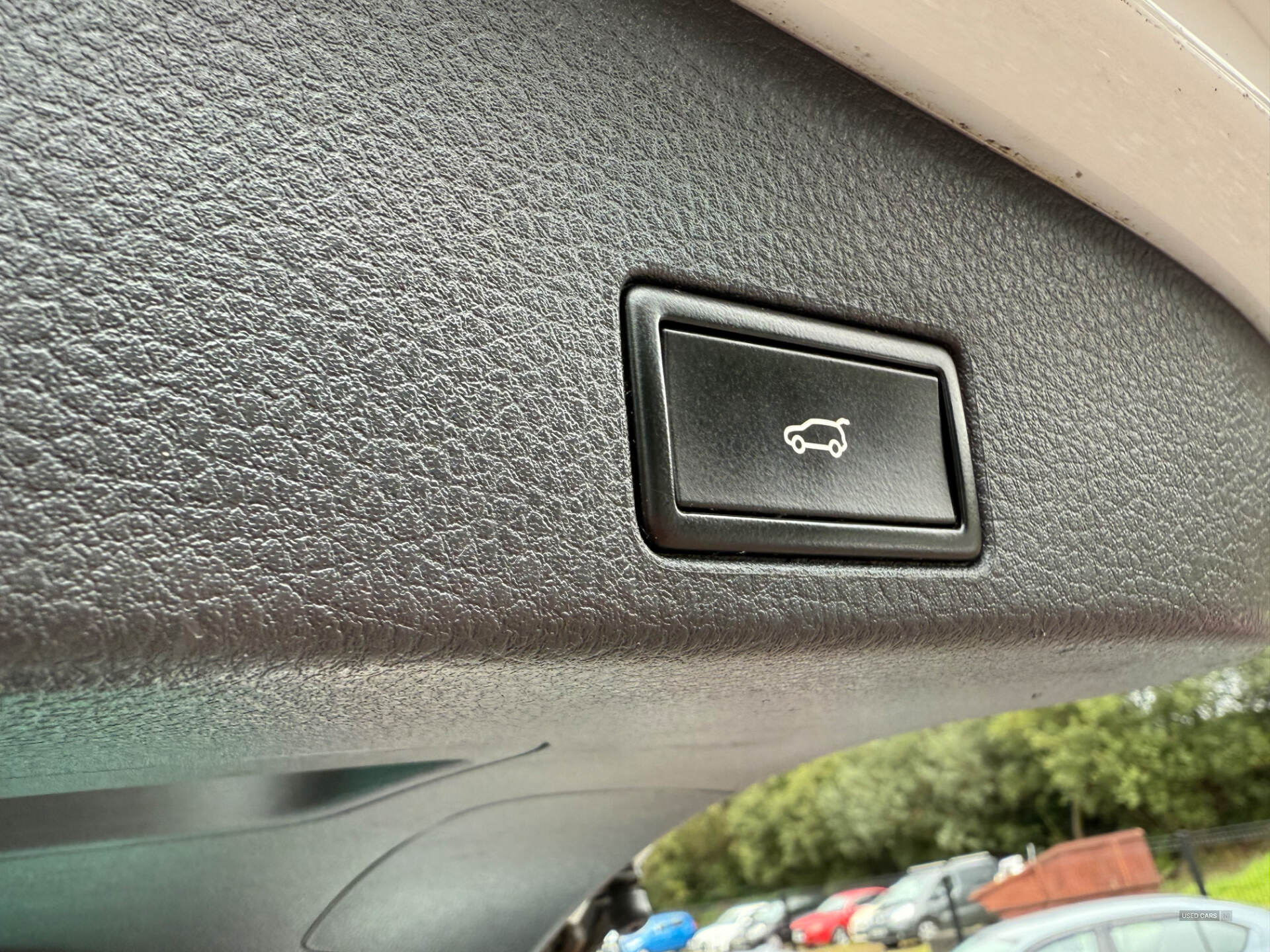 Car Thumbnail 12