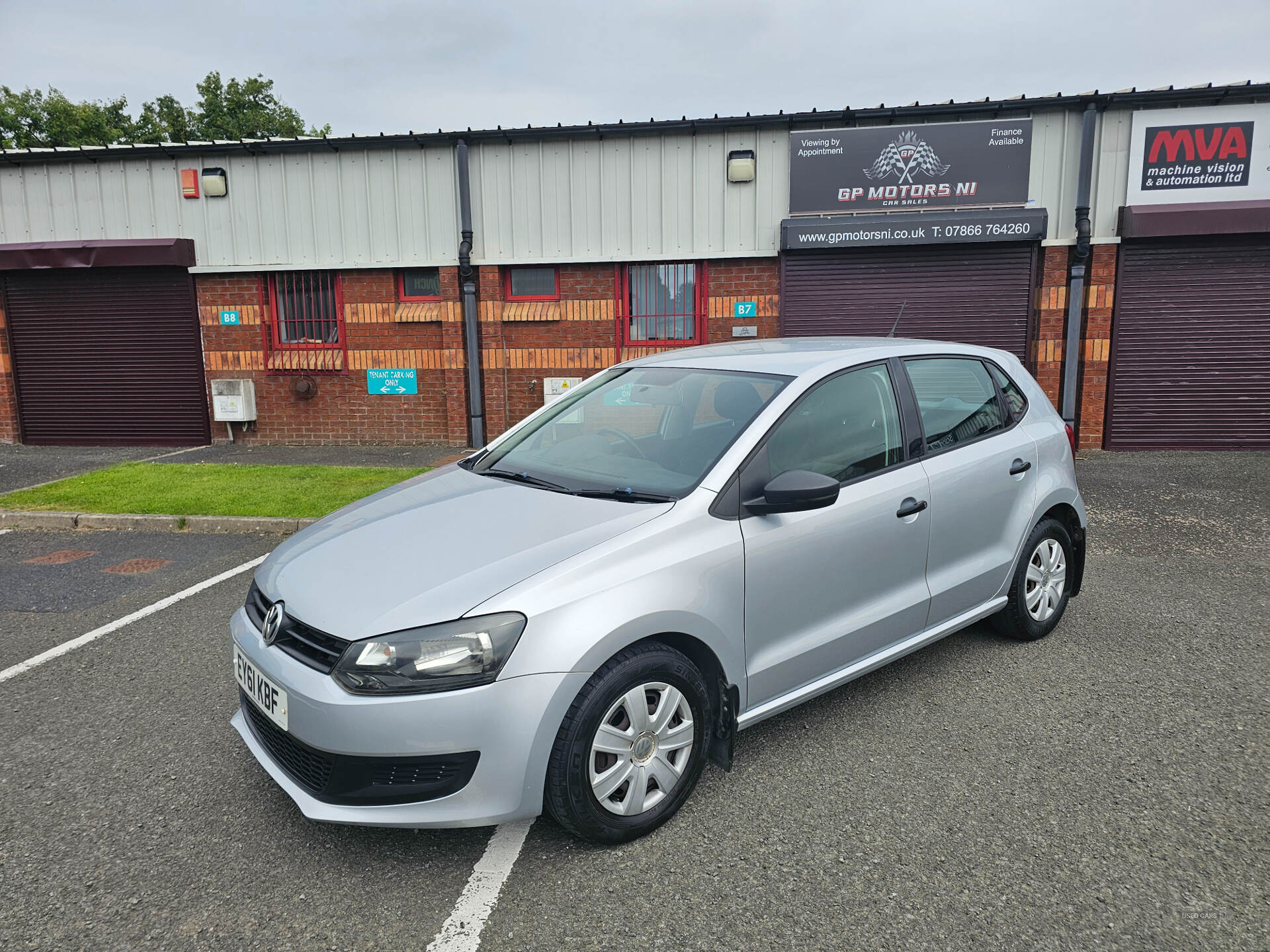 Volkswagen Polo HATCHBACK in Down