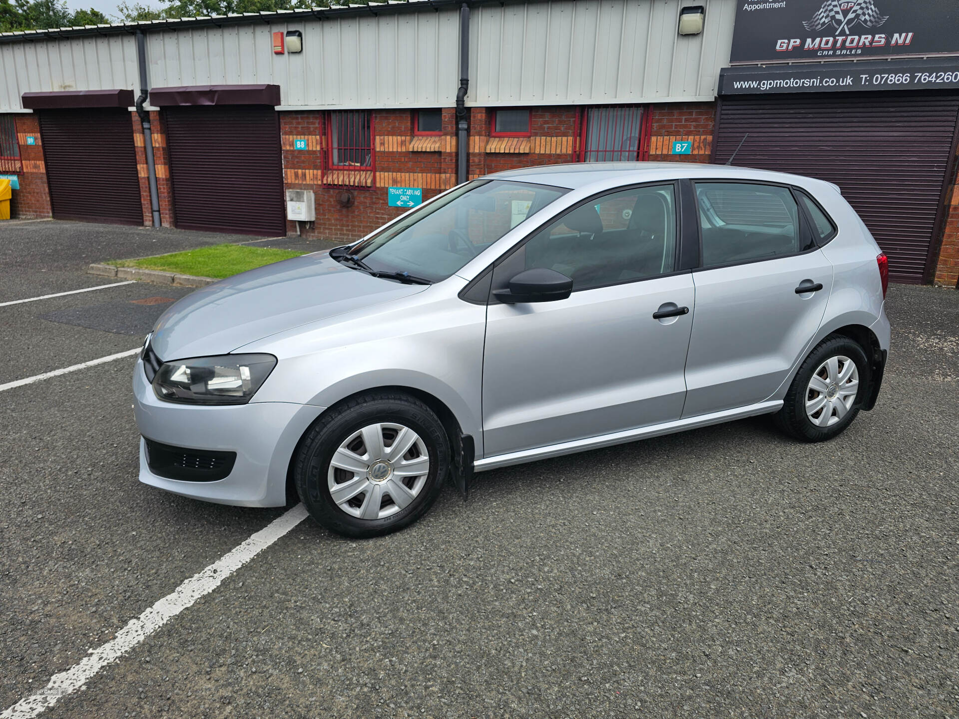 Volkswagen Polo HATCHBACK in Down