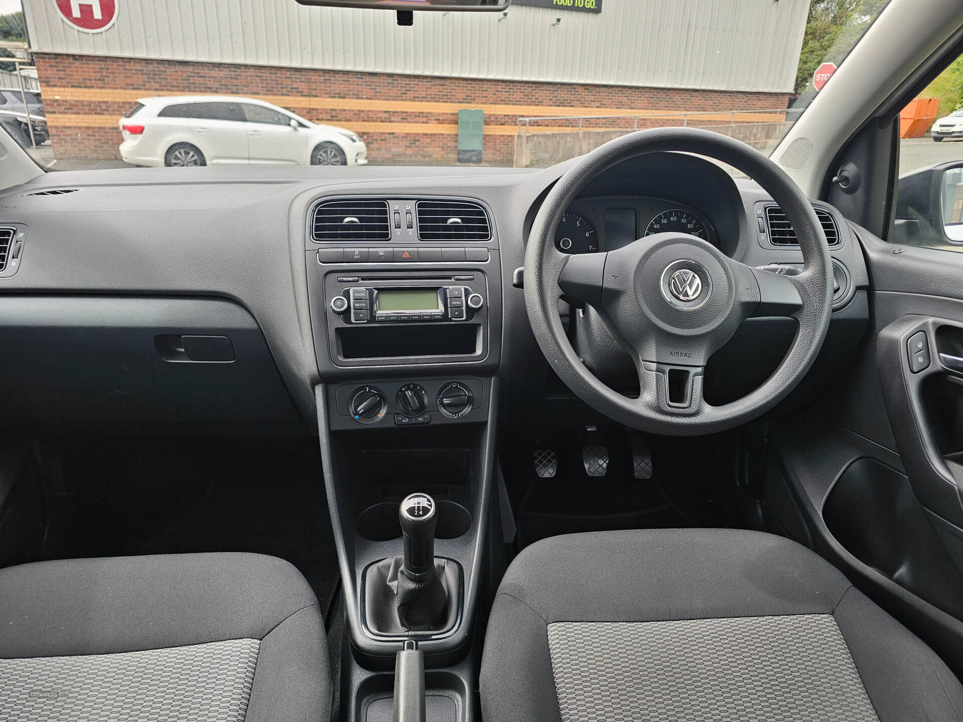 Volkswagen Polo HATCHBACK in Down