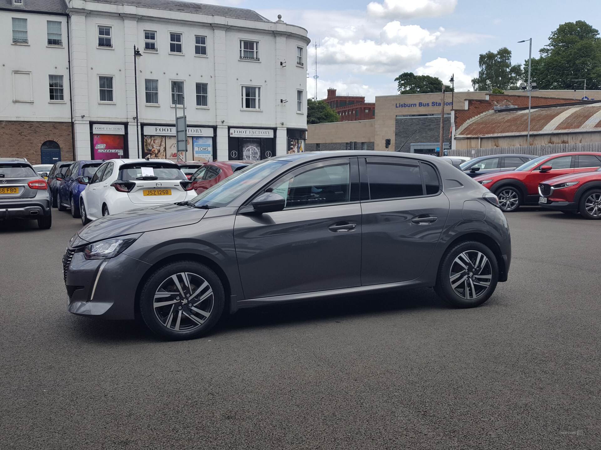 Jun 2022 Peugeot 208 1.2 PureTech 100 Allure Premium 5dr