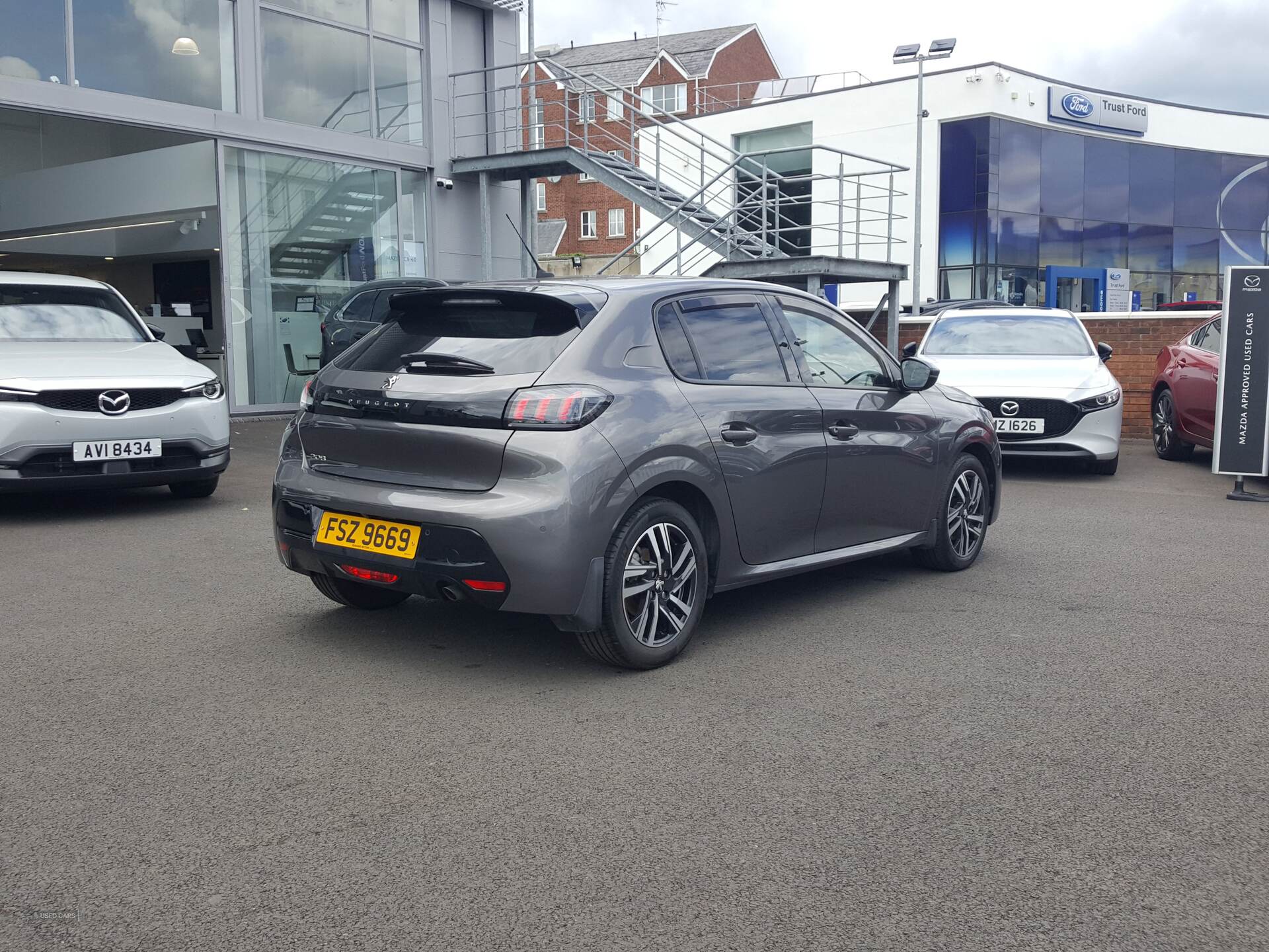 Jun 2022 Peugeot 208 1.2 PureTech 100 Allure Premium 5dr